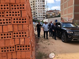 بعد انهيار عقار طلخا.. محافظ الدقهلية: إحالة كل من يثبت تورطه في مخالفات البناء إلى النيابة 